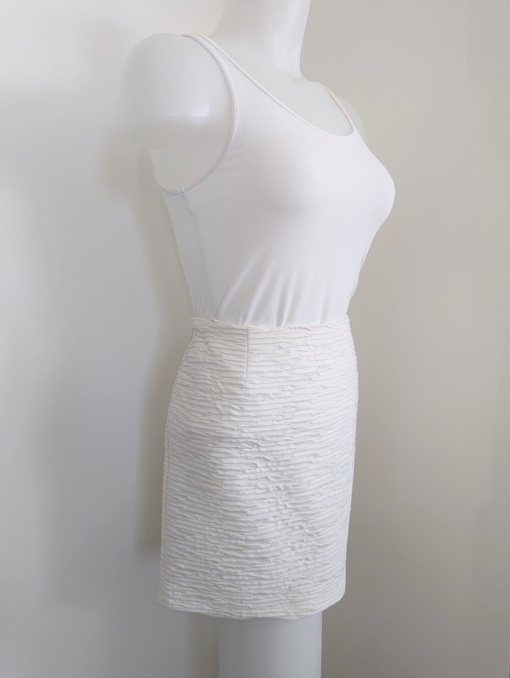 TORN BY RONNY KOBO Luca Pleated White Mini Skirt; Size M